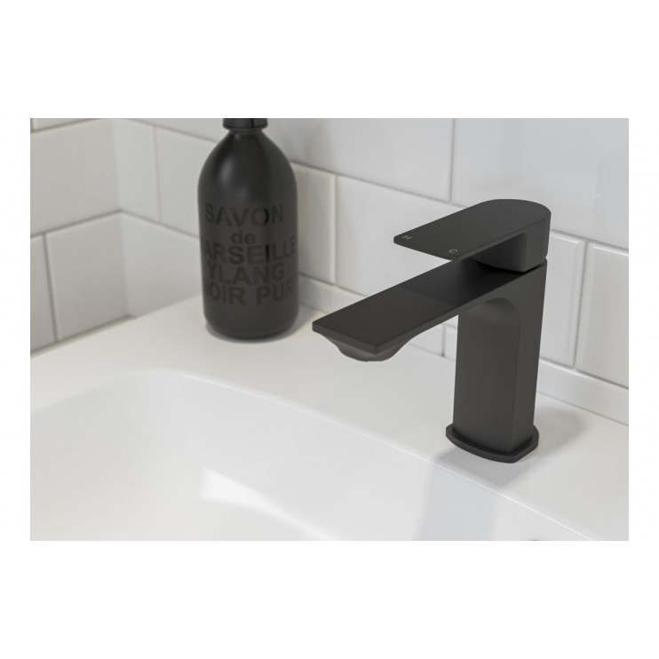 Bellona Basin Mixer & Waste - Matt Black Bellona Basin Mixer & Waste - Matt Black Bathroom Taps